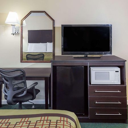 Days Inn By Wyndham Enterprise Esterno foto