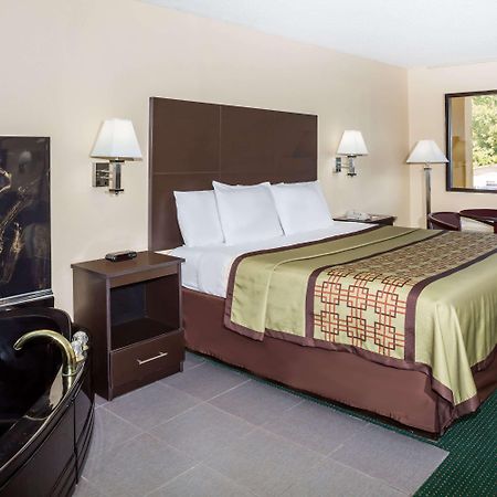 Days Inn By Wyndham Enterprise Esterno foto