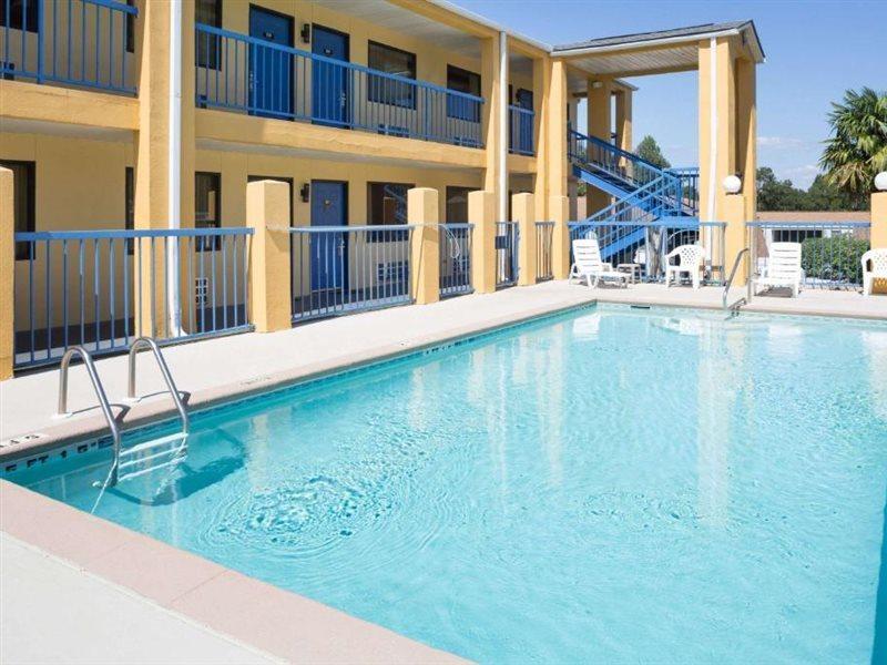 Days Inn By Wyndham Enterprise Esterno foto