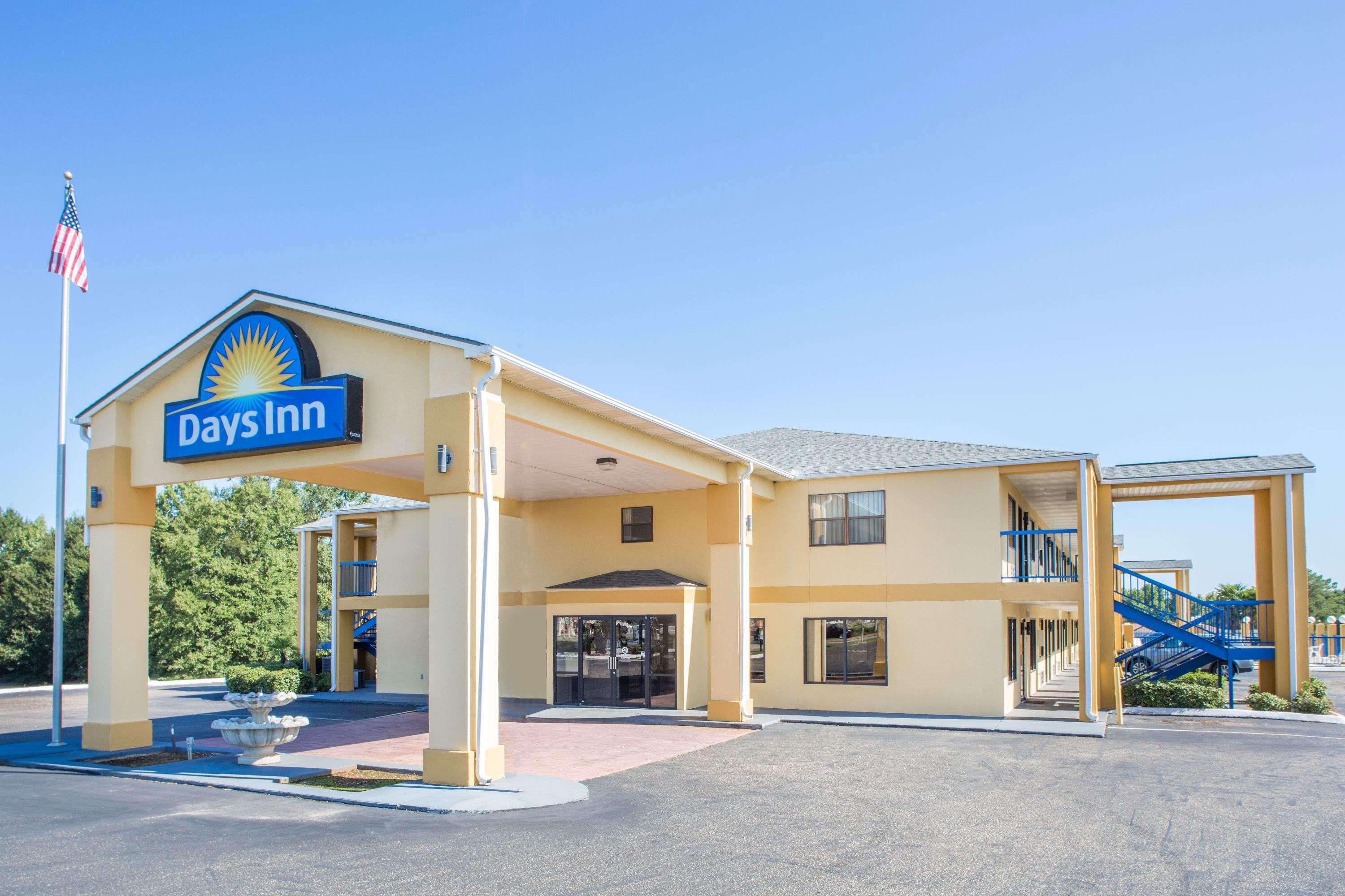 Days Inn By Wyndham Enterprise Esterno foto
