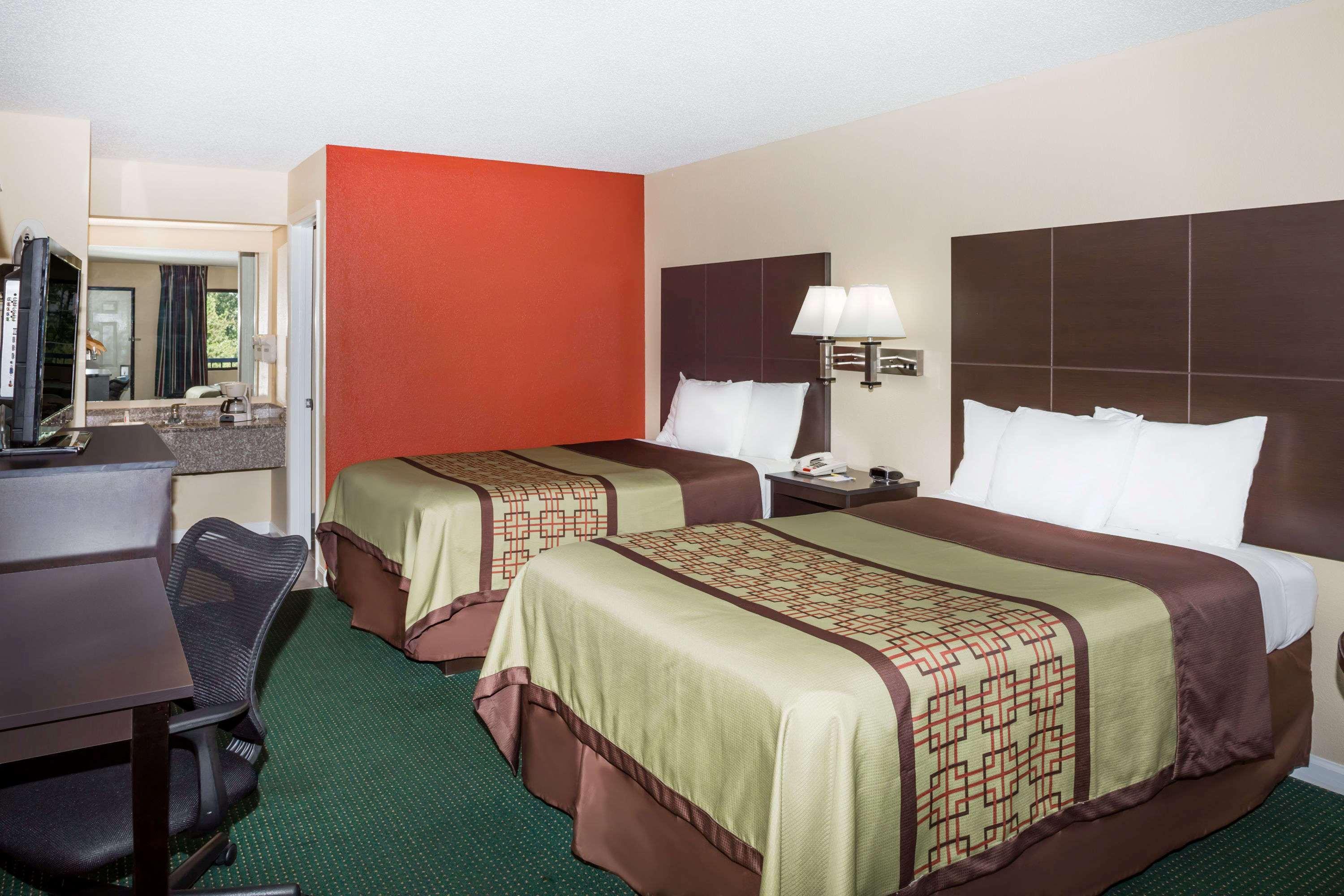 Days Inn By Wyndham Enterprise Esterno foto