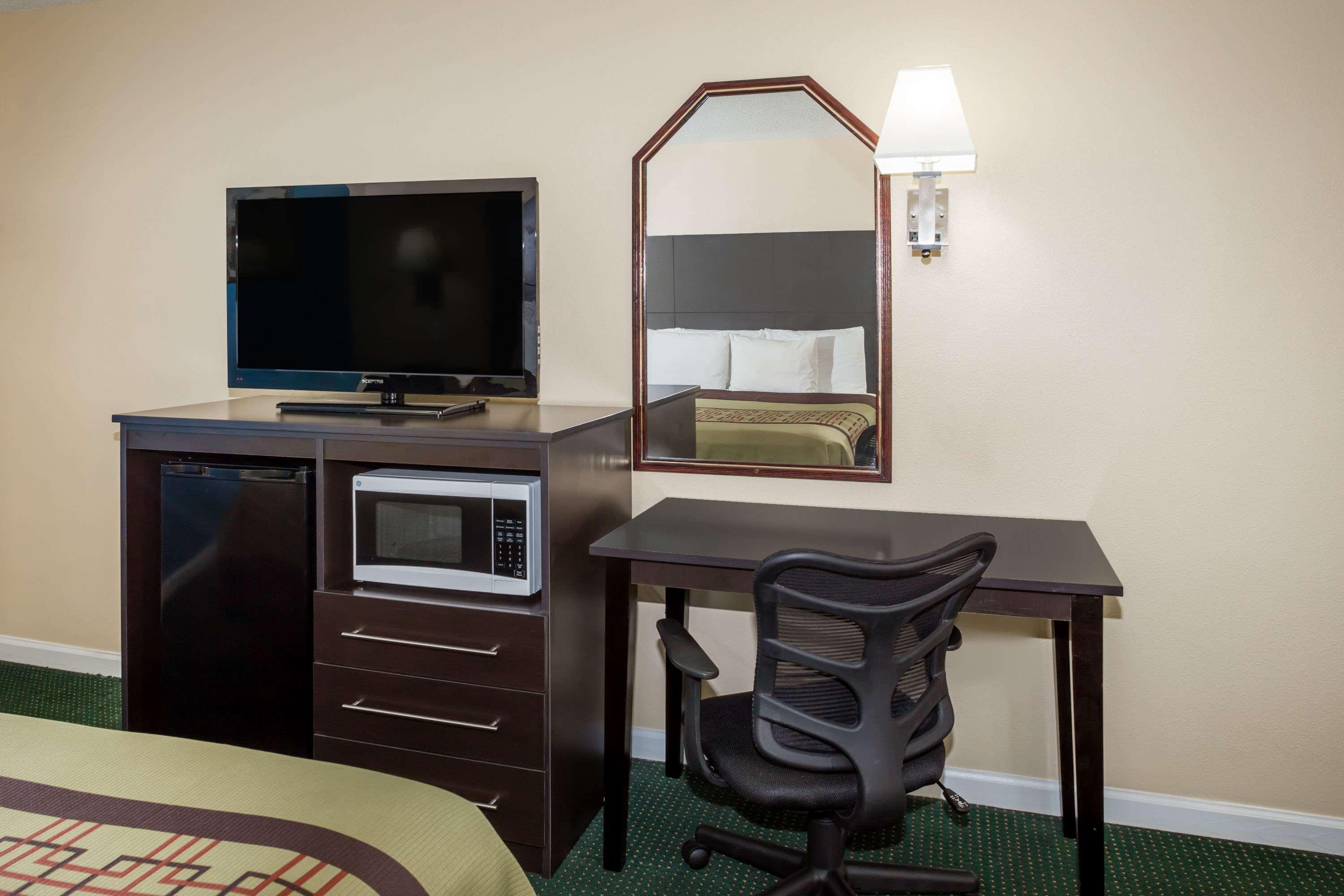 Days Inn By Wyndham Enterprise Esterno foto
